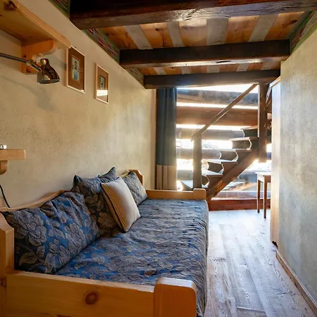 Au Coeur Du Village D'hotes &