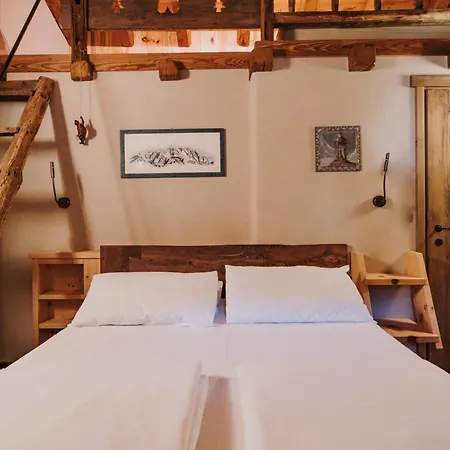 Au Coeur Du Village D'hotes & 3* Arnad