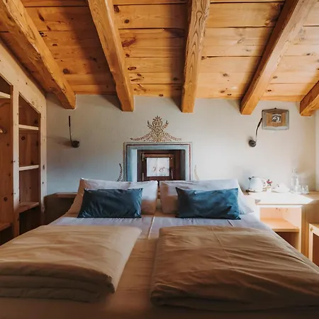 Au Coeur Du Village D'hotes & Арна