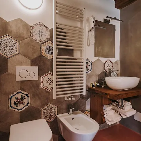 Au Coeur Du Village D'hotes & Арна