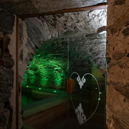 Au Coeur Du Village D'hotes & Гостевой дом