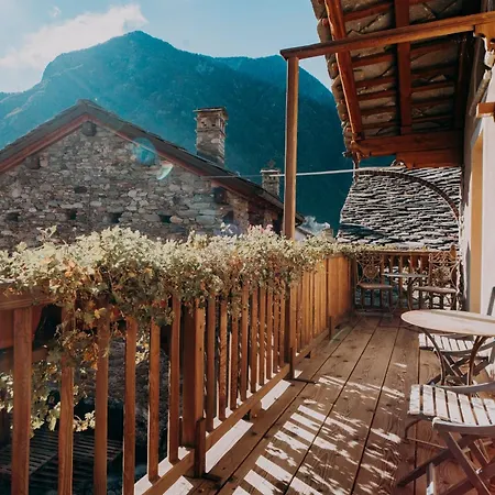 Au Coeur Du Village D'hotes &