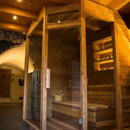 Au Coeur Du Village D'hotes & Pensjonat Arnad